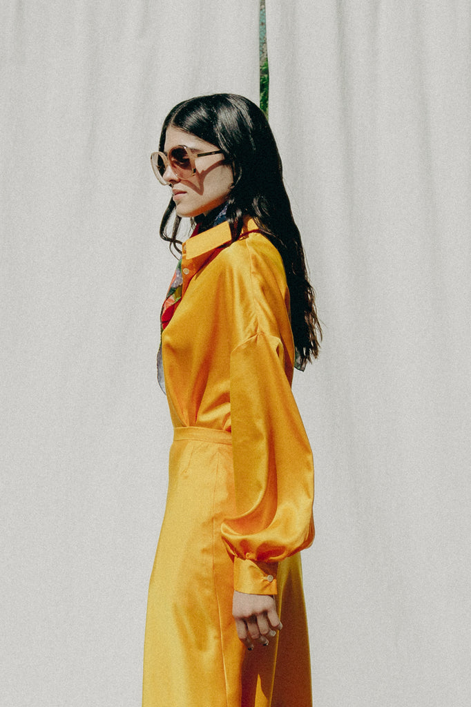 Alma blouse in Iced Mango, mother-of-pearl buttons, recycled PET, eco-friendly, loose cut.